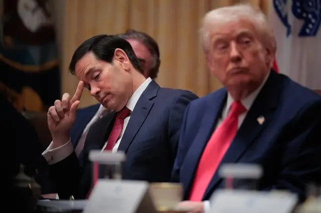 ترامپ ونزوئلا را «سازمان تروریستی خارجی» خواند و تهدید به محاصره کامل کرد!