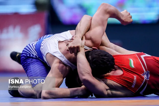 ادعای جنجالی قربانی: تماس درستکار و فرار مومنی از سالن نیمه نهایی لیگ کشتی!