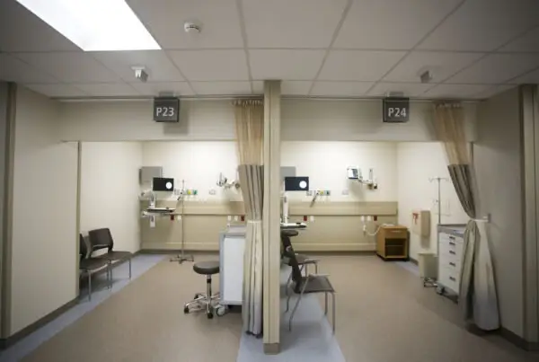 بیمارستان‌های فارس در آماده‌باش کامل برای مقابله با سیل و بارش‌های سنگین