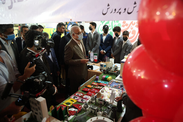 استاندار هرمزگان: پژوهش باید موتور محرک توسعه استان و کشور باشد