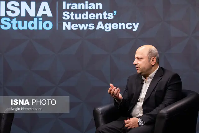 معاون وزیر فرهنگ در واکنش به بحران کاغذ و اینترنت خبرنگاران: رسانه‌ها باید از سیاه‌نمایی دوری کنند!