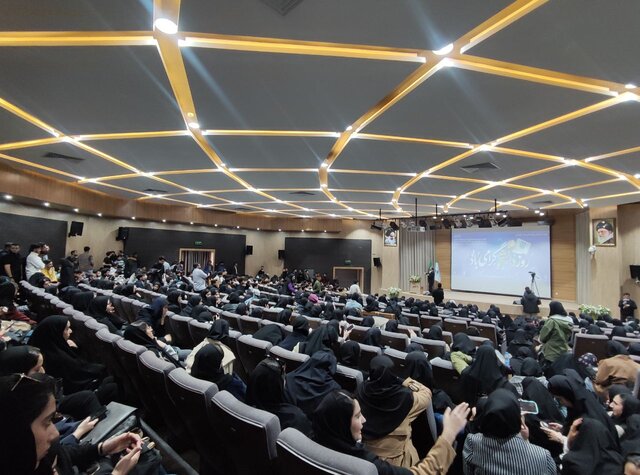 یک فعال سیاسی: استقلال اقتصادی، بدون بازگشت ارز صادراتی ممکن نیست