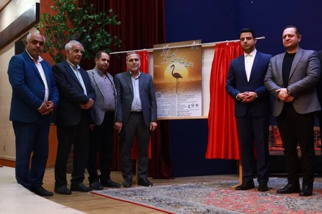 فلامینگوها در قاب هنر/ پوستر جشنوارهای برای حفاظت از میانکاله رونمایی شد