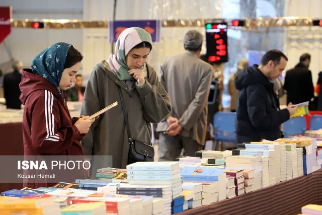 یک منتقد ادبی: نقد غیرحرفهای ممکن است نویسنده را از ادامه مسیر منصرف کند