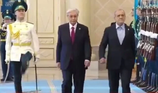 استقبال رسمی و گرم رئیس جمهور قزاقستان از مسعود پزشکیان در کاخ ریاست جمهوری