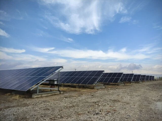 امضای قراردادهای بزرگ ۲۳۰ مگاواتی برای نیروگاه خورشیدی ملایر؛ فرصتی طلایی برای سرمایه‌گذاران!