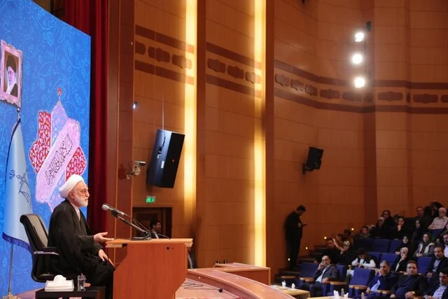 اخبار سیاسی ۲۰ آذر؛ توصیه رهبر انقلاب به مداحان/ اهدای دکترای افتخاری به پزشکیان