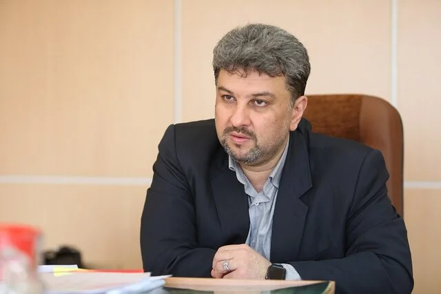 معاون وزیر نیرو وعده برق پایدار برای کارخانه‌های فروسیلیس ملایر را جدی گرفت!