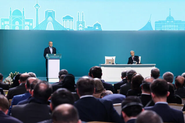 پزشکیان خبر داد: شبکه پایدار سرمایه‌گذاری بین بخش خصوصی ایران و قزاقستان در راه است!