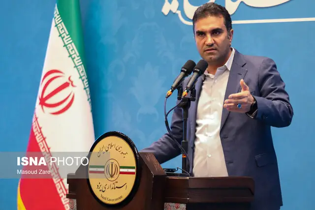 فاصله حقوقی عجیب در اردکان؛ مدیران صنعتی ۱۰ برابر معلمان دستمزد می‌گیرند!