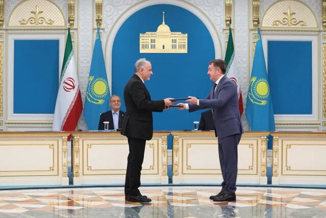 وزرای دادگستری ایران و قزاقستان در آستانه توافق‌های تاریخی دو تفاهم‌نامه امضا کردند!