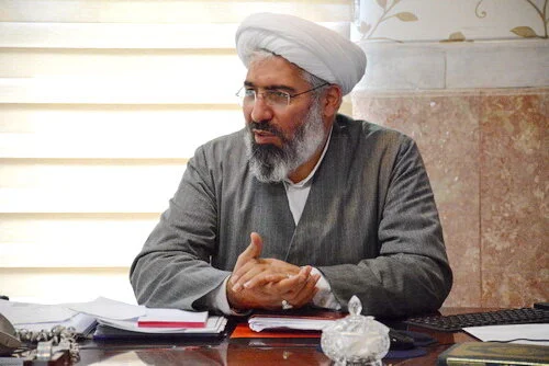 هشدار مدیر حوزه علمیه آذربایجان غربی درباره فراموشی احترام به والدین در جامعه امروز