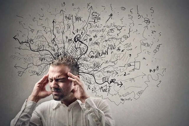 چالش بزرگ نشخوار فکری که سلامت روان و خواب شما را تهدید می‌کند!