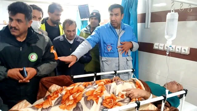 اعزام اضطراری ۵ مصدوم حادثه مرگبار واژگونی اتوبوس تهران-یاسوج به اصفهان با بالگرد