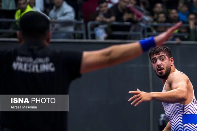 شوک بزرگ اتحادیه جهانی کشتی به داوران ایرانی؛ کاهش درجه ۵۹ داور در یک حرکت بی‌سابقه!