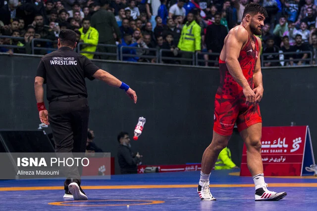جنجال داوری فینال لیگ کشتی؛ آیا حق استقلال پایمال شد؟