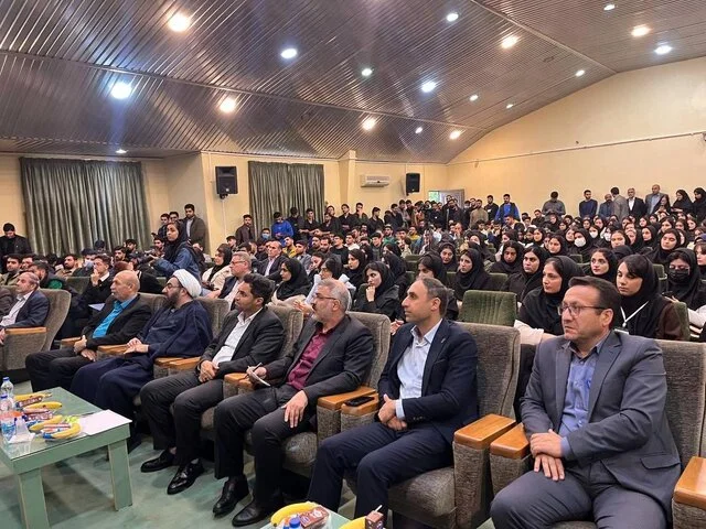 دانشجو باید فاعل توسعه باشد، نه تماشاگر