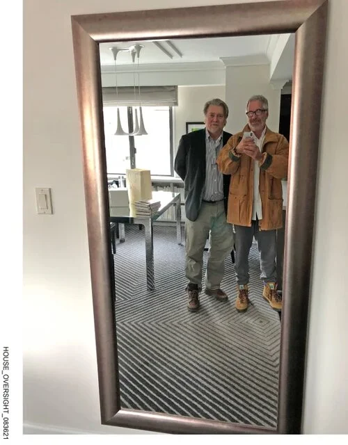 دموکرات‌ها تصاویر بیشتری از  مجرم معروف جنسی به همراه چهره‌های شاخص آمریکایی منتشر کردند