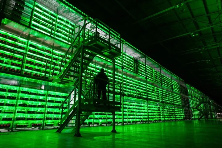 کاهش سود ماینرها؛ سبز شدن مسیر استخراج با انرژی خورشیدی در تگزاس