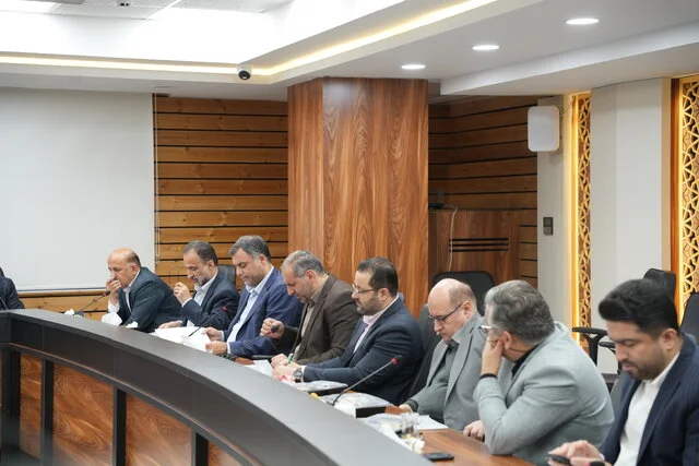 بررسی چالشهای تجارت گیلان در نشست مشترک مجمع نمایندگان و اتاق بازرگانی