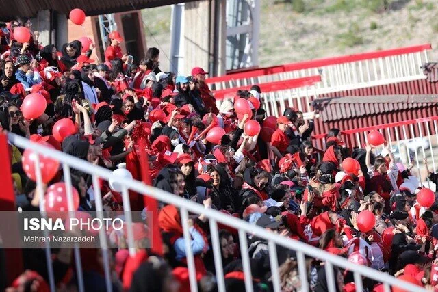 تراکتور و پیکان؛ جدالی تاریخی با حضور ویژه فقط بانوان در استادیوم بنیان دیزل!