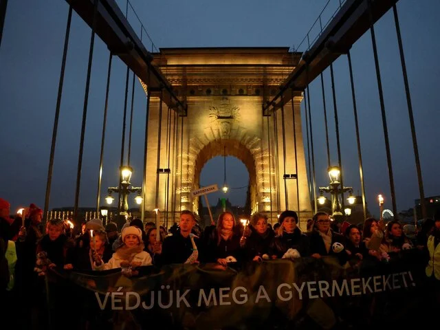 معترضان مجارستانی برکناری نخست‌وزیر را خواستار شدند