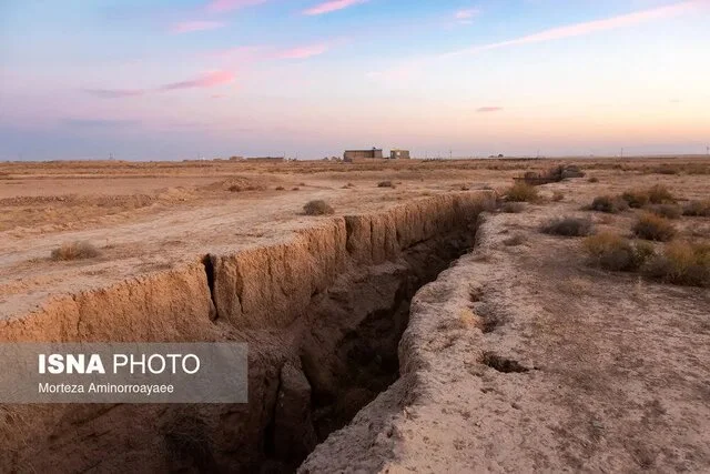 فرو رفتن آرام خراسان؛ در دل خاک