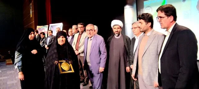 تجلیل ویژه از خانواده شهید دانشجو برزو فروتنی در مراسم «یادیار» جهاددانشگاهی؛ وعده حمایت کامل از پژوهشگران دانشگاه یاسوج