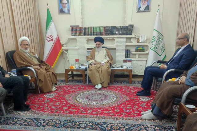 رئیس جامعه مدرسین هشدار داد: تضعیف دولت و ساختارهای اصلی کشور خطری بزرگ است!