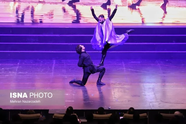 نمایش فولکلور یا سوء استفاده از احساسات فولکلور دوستان؟