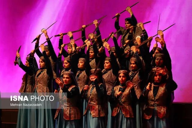 نمایش فولکلور یا سوء استفاده از احساسات فولکلور دوستان؟