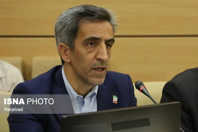 نماینده مجلس فاش کرد: تورم نتیجه فشار بی‌وقفه دولت‌ها بر جیب مردم است!