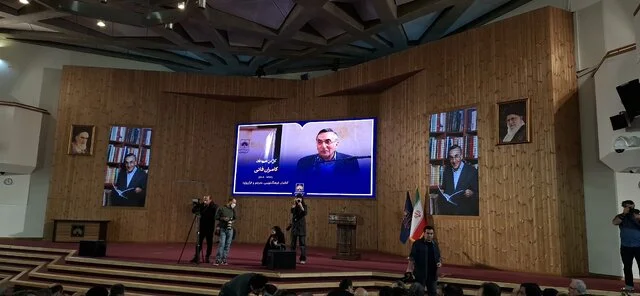 کامران فانی، کتابدار پیشگام، در سکوتی معنوی به خانه ابدی بدرقه شد