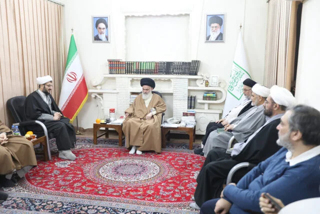 امام جمعه قم: پژوهش در حوزه‌های علمیه باید با ادبیاتی نو و روزآمد همراه شود