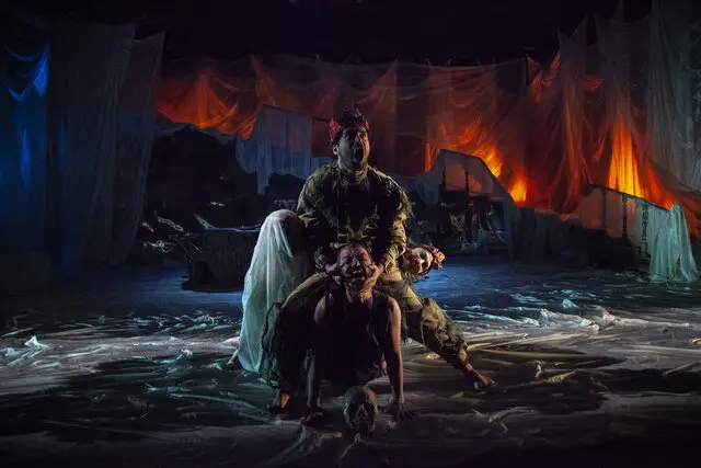 الان در آینده خودم هستم