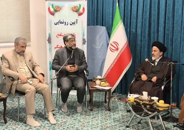 مجموعههای فرهنگی در قالب یک جبهه منسجم در مقابل دشمن وارد میدان شوند