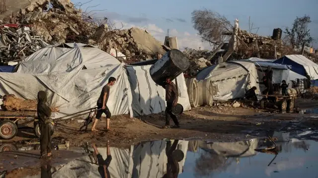 حملات هوایی، باران و سرما؛ نسل‌کشی صهیونیست‌ها در غزه ادامه دارد