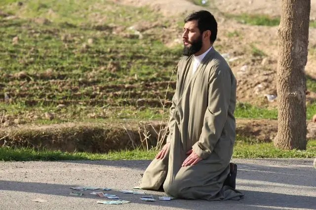 روایتی طنز از چالشهای یک روحانی جوان تمام میشود