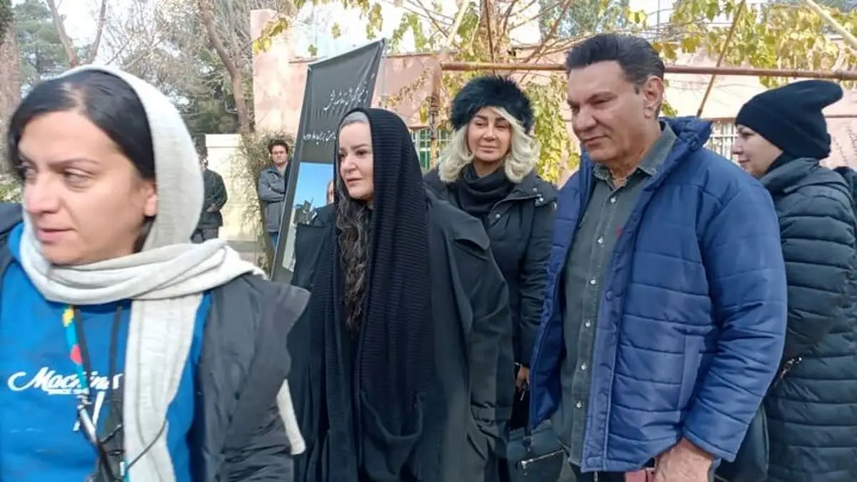 انتقاد تند نعیمه نظام‌دوست از همکاران پس از خاکسپاری حمید طالقانی؛ چرا فقط یک بازیگر حاضر بود؟