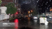 باران بی‌سابقه بندرعباس؛ خیابان‌ها زیر آب، برق در تاریکی فرو رفت!