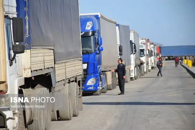 ترافیک مرزی و زیان صادرکنندگان در آستارا/ پیگیری‌های دیپلماتیک ادامه دارد