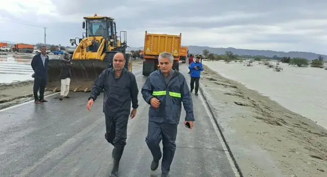 عملیات نجات نفس‌گیر در روستاهای سیلاب‌زده سیریک؛ نیروها همچنان در خط مقدم!