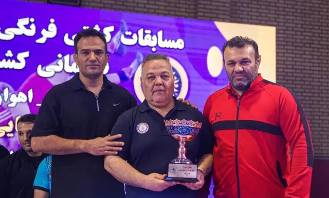 شگفتی تیم کشتی فارس با کسب ۹ مدال در رقابت‌های قهرمانی کشور!