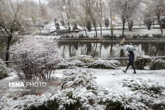 بارش برف سنگین در مشهد؛ تا یکشنبه هوای سرد و کولاک محورهای کوهستانی ادامه دارد!