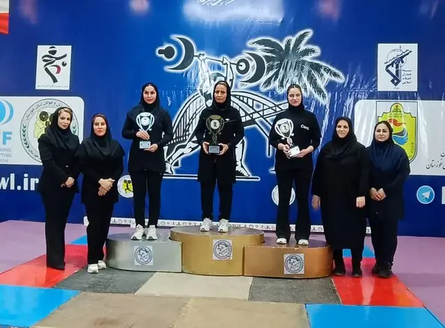 رقابت نفس‌گیر نونهالان دختر خوزستان در جشنواره وزنه‌برداری؛ اروندکنار قهرمان شد!