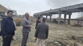 تردد امن در محورهای سیستان و بلوچستان؛ بازدید میدانی منصور بیجار از پروژه پل حرمک در شرایط بارندگی