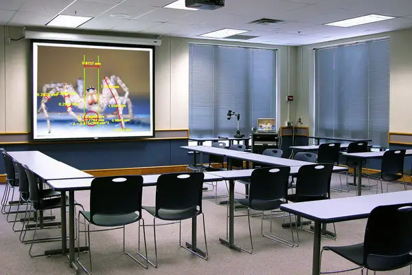 خبر داغ از خوی: اتصال ۲۰ مدرسه به اینترنت فوق‌سریع FTTH آغاز شد!