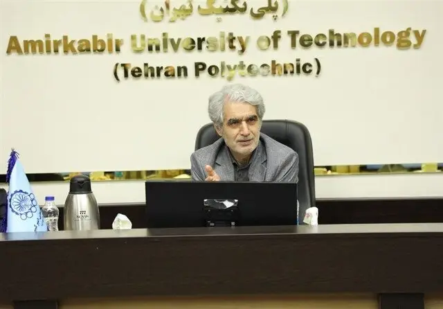 عباس سروش هشدار داد: چرا باید استعدادهای جوان سال‌ها در انتظار بمانند؟