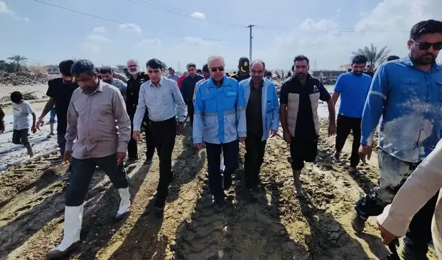 استاندار هرمزگان: دولت تا بازگشت کامل زندگی در کنار مردم سیل‌زده جاسک می‌ماند