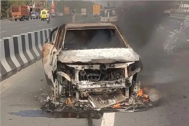 آیا واقعاً خودروهای برقی بیشتر از بنزینی‌ها در آتش می‌سوزند؟ واقعیت‌هایی که نمی‌دانید!